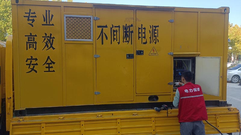 溪湖柴油发电机组和UPS电源配合使用时，如何避免切换过程中的电力中断？